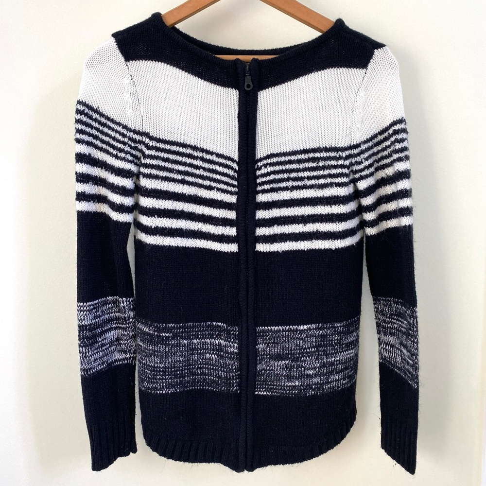 Suzy Shier zippered cardigan sweater
